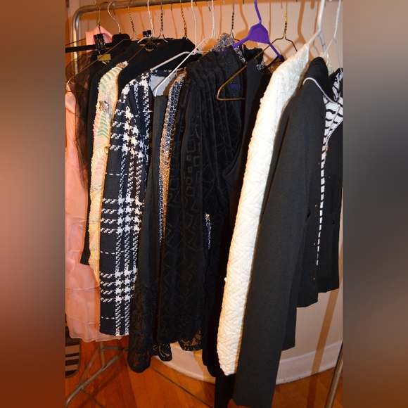 Women's clothing and shoes - Picture 1 of 7